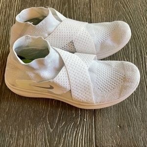 New Nike Free Flyknit shoes women size 8